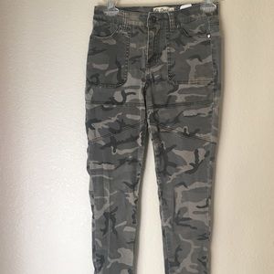 Camo skinny jeans size 3